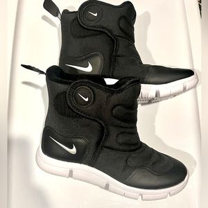 Nike Little Kids Black Winter Boots